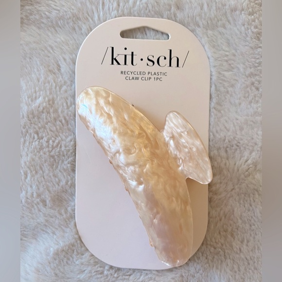 2/$20 ✨NWT Kitsch Blush Pink Marble Claw Clip Eco-Friendly - Picture 8 of 9